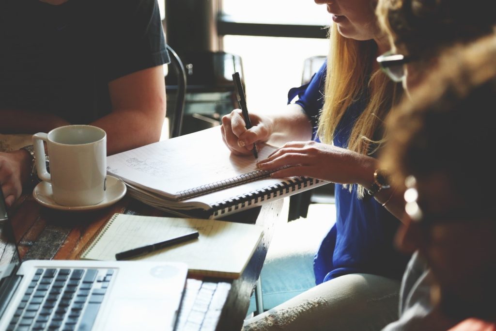 Corporate Party Planning: 8 Tips for a Successful Corporate Event